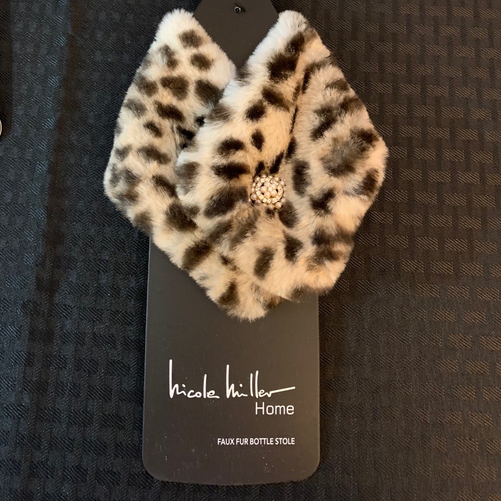 Wine bottle accessories